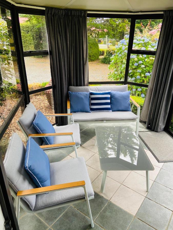 Chateau Le Cross Apartment Martinborough Exterior photo
